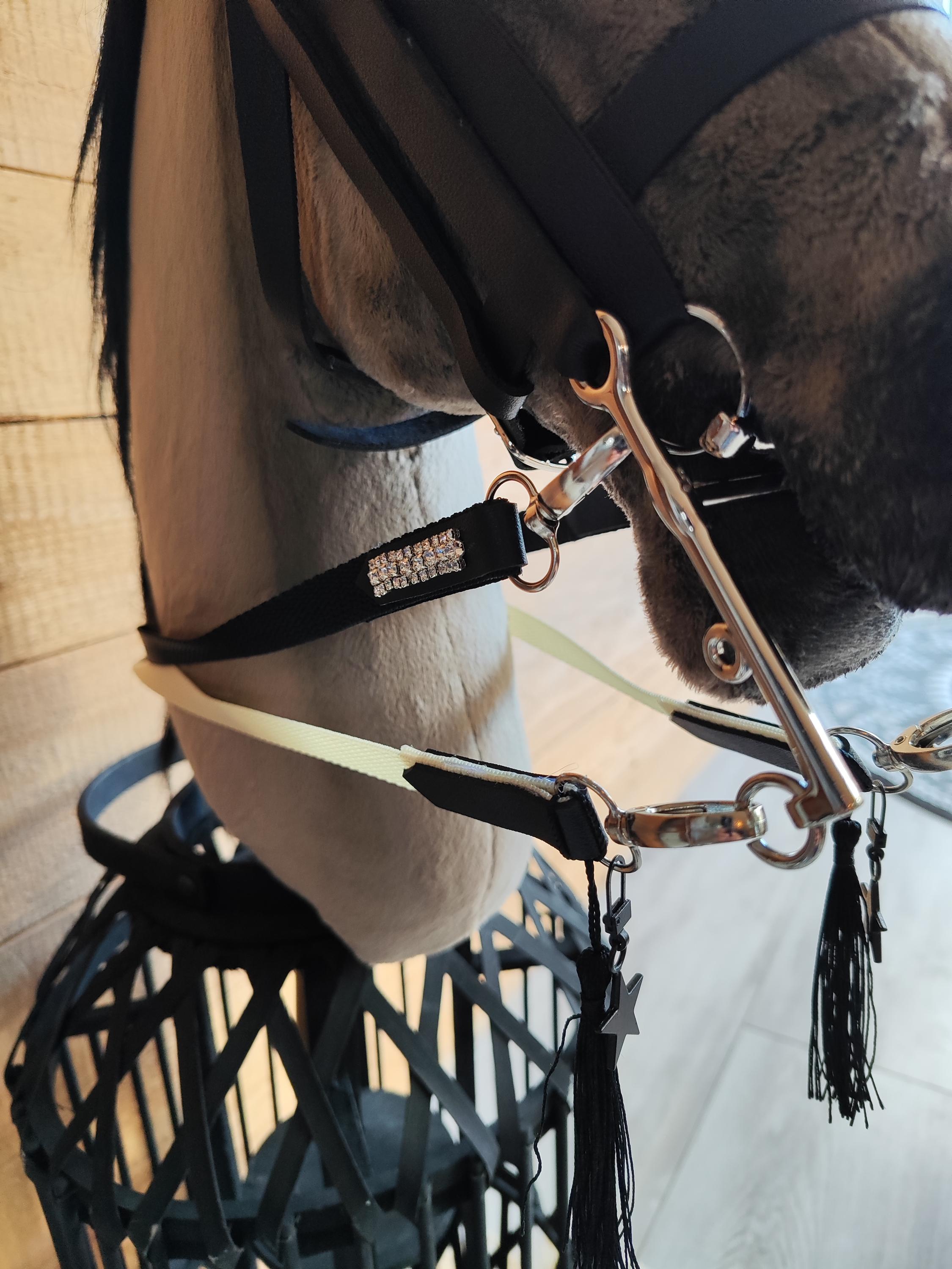 Briglia Per Hobby Horse SKIPPI - In Ecopelle Nera, Con Morso E Redini, Per Cavalli A Bastone Misura A3