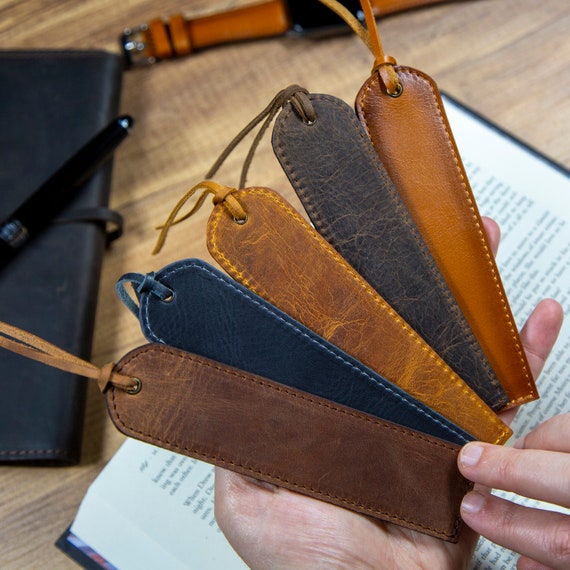 Bookmark, Customized Bookmark, Leather Bookmarks, Handcrafted Leather Bookmark, Corner Bookmark, Birthday Gift, Coworker Gift, Reading Gift