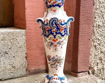 Vaso de faiança de Rouen pintado à mão: decoração de casa de campo francesa antiga