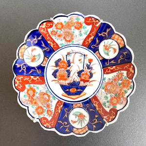 Antique JAPANESE IMARI PLATE, Hand Painted, Meiji Period 19 Century, Beautiful Colors!