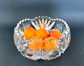 Vintage dekorative Kristallschale, tschechisches Kunstglas, handgeschliffenes Bleikristall, 1960er Jahre, Ostertischdekoration