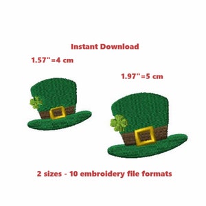 Op de afbeelding: Twee groene leprechaun-hoeden met gouden gespen en bruine banden. De hoeden zijn 4 cm en 5 cm groot. Direct downloaden. 2 maten - 10 borduurbestandsformaten.