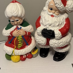Vintage 1977 Atlantic Mold Ceramic Mr. & Mrs. Santa Claus Figurines Christmas