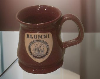 Deneen Pottery Macalestri Coll. Alumni Mug In Burgundy