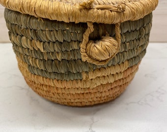 RARE LOUISIANA COUSHATA Handmade Pine Straw and Raffia Basket