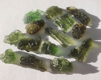 INTUITIVELY CHOSEN Moldavite by Weight / 0.1g-1g Piece / Authentic Certified Tektite Piece from Czech Republic / High Vibrational Crystal