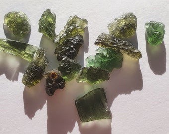 ONE Genuine MOLDAVITE Piece by Weight 0.1g-1g / Certified Direct from Czech Republic Source / Metaphysical Spiritual Rare Healing Tektite