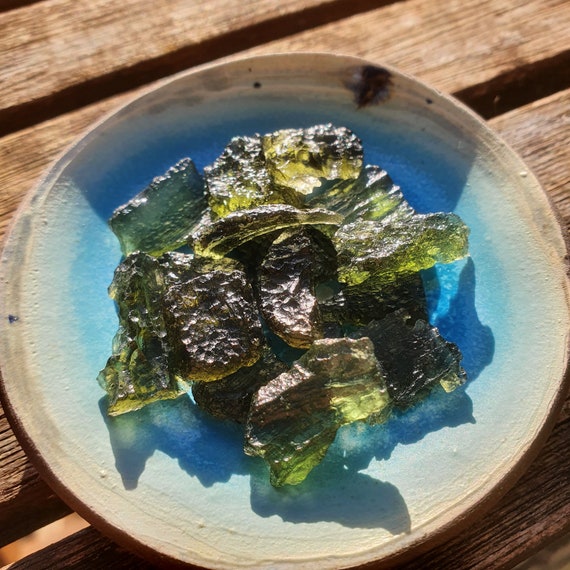 AUTHENTIC Certified MOLDAVITE Grade A & B+ / 0.1g-1g Random Selection / Choose Your Weight / GENUINE Tektite Piece from Czech Republic