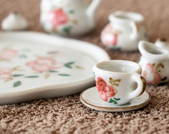 Vintage Floral Dollhouse Tea Set: 10-Piece Miniature Ceramic Service