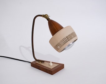 Antieke bureau lamp met schakelaar, hout