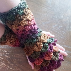 Crochet Dragon Scale Fingerless Gloves