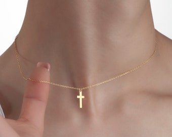 Collier croix, collier croix en or, collier petite croix, collier délicat, collier croix délicate, collier petite croix, collier délicat