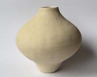 Beige Ceramic Vase | Handmade Ceramic Vase | Design Vase | Sculptural Vase | Ceramic Vessel | Modern Ceramic Decor