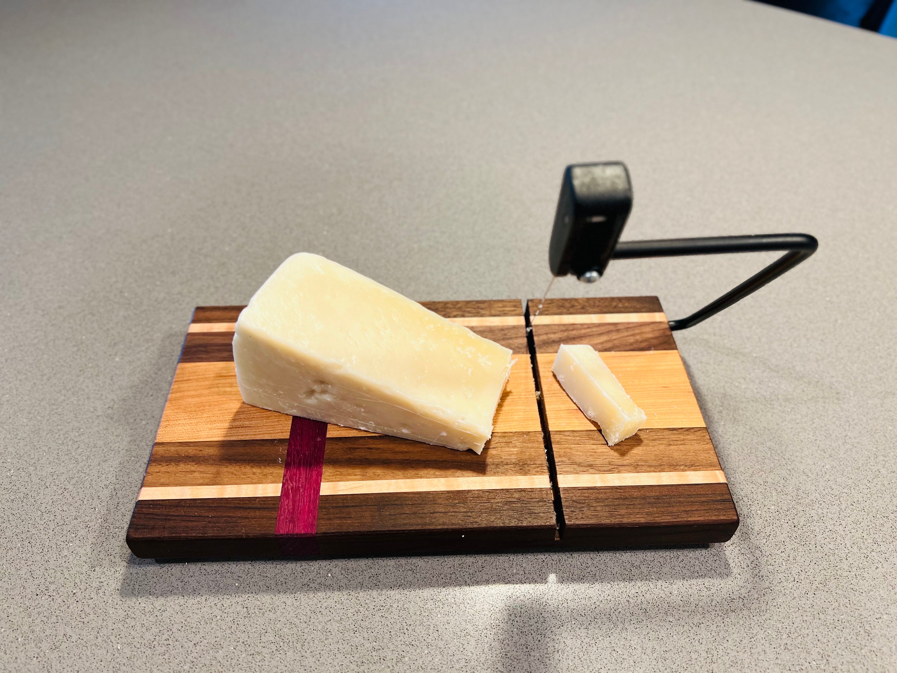 Cheese Board, 7 x 10, Wire Cutter/Cheese Slicer, Wenge & Red Oak Woo –  Thomas Fine Woodworks