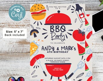 Può includere: Un invito stampabile di 12,7x17,8 cm per una festa barbecue per celebrare il 4° compleanno di Andy e Mark. L'invito presenta un barbecue rosso e bianco con un coperchio rosso, un hamburger, un hot dog, un'anguria, un pomodoro, una birra e una spatola. Il testo sull'invito recita "BBQ Party" e "Andy & Mark's 4th Birthday".