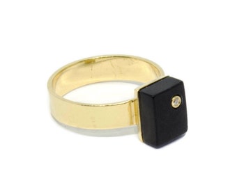 18k Solid Gold Onyx ring, Gold Ring with Diamond in The Middle of a Rectangular Onyx stone, Architecture Jewelry Gift