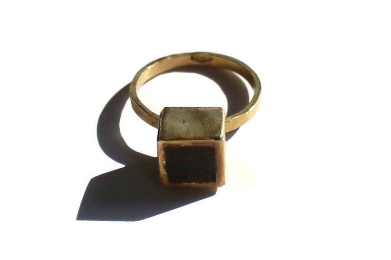 Beton Ring, 18k handgemachtes Massivgold, Geometrisch und Architekten Ring, etruskisch inspirierter unpolierter Goldring Bild 4