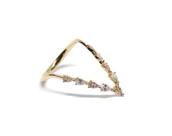18k Rose gold Pear-shaped diamonds ring, gift for women, heart shape ring