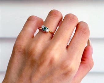Antique 18k and Platinum Emerald and Diamond Ring size US 3.5