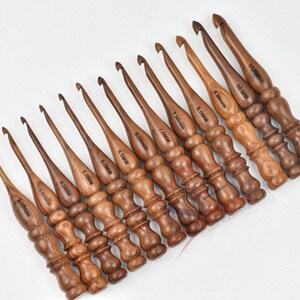 Wooden Crochet Hooks Set of 13 Set 3.5mm to 16mm Natural Hand Turned  Ergonomic Custom Crochet Hooks Engraved With Sizes 