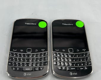 Lot de 2 téléphones portables Blackberry Bold 9900 Qwerty RDE71UW
