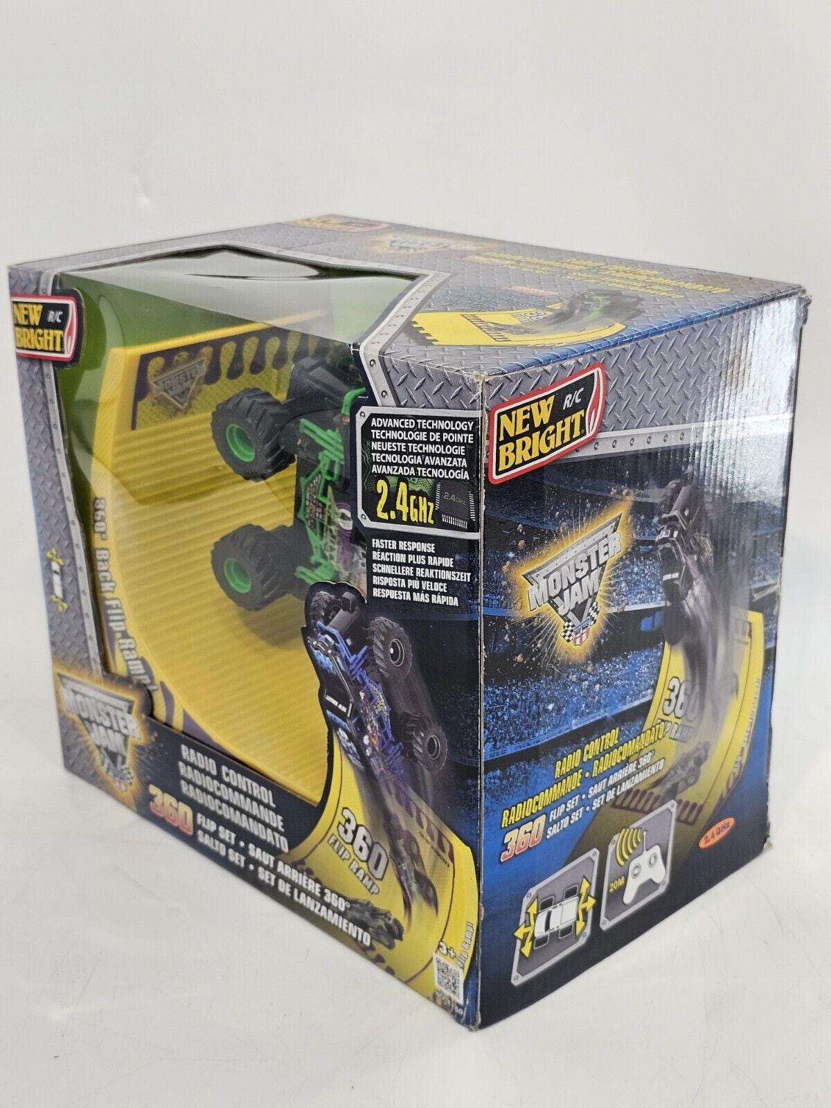 R/C F/F 4X4 Monster Jam Grave Digger W 360 Flip Ramp Set