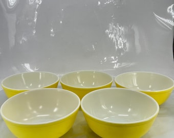Vintage Yellow PYREX Mixing Bowl 404 Primary Solid Colors 4 Qt, 10 in Set of 5
