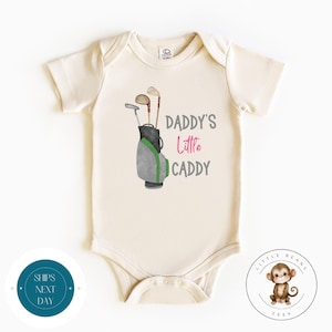 Daddys Little Caddy キッズ T シャツ | かわいいおもしろシャツ | かわいい父親のフェイシャツ | ゴルフカート T シャツ