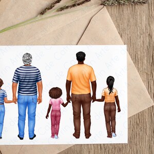 Puede incluir: Una familia de cinco personas caminando juntas, tomadas de la mano. La familia est&aacute; compuesta por dos adultos, un hombre con cabello gris y un hombre con piel morena, y tres ni&ntilde;os, dos ni&ntilde;as y un ni&ntilde;o. Los adultos visten ropa casual y los ni&ntilde;os visten ropa colorida.