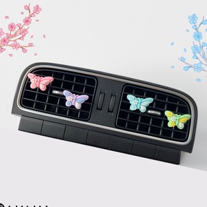 Kaufe Super süße Mini-Gänseblümchen-Auto-Mittelkonsolen-Dekoration, Fenster- Ornamente, Auto-Innendekoration