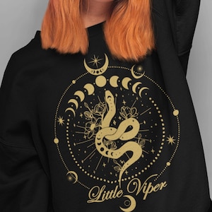 Sweatshirt Little Viper, The Serpent and The Wings Of Night, Carissa Broadbent Merch, Raihn Oraya, Booktok, Bookish Gift