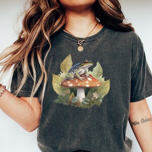 Cottagecore Frog  and Mushroom, Cottage Core Frog, Cottagecore Shirt, Frog Shirt, Goblincore Shirt, Frog Artwork Shirt, Frog T-Shirt