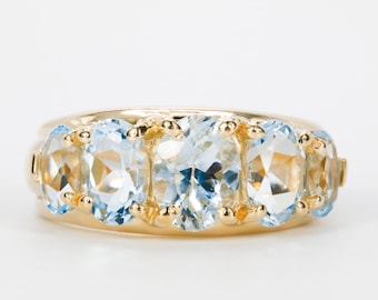 3.50 CTW Oval Aquamarine Ring In 14k Yellow Gold