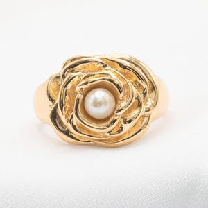 Vintage 14k Yellow Gold Pearl Ring
