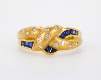 Sapphire and Diamonds Band in 18k Yellow Gold