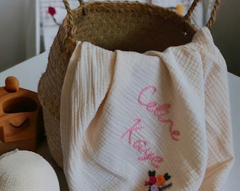 "Musselin Decke mit Namen bestickt, personalisiertes Swaddle - Geschenk für Baby und Kleinkind