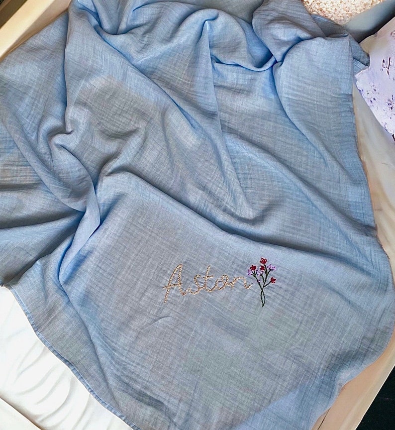 Personalized Hand Embroidered Baby Swaddle Baby Blanket with Name-Cotton Muslin Gift for Baby, Mothers Day Gift zdjęcie 6