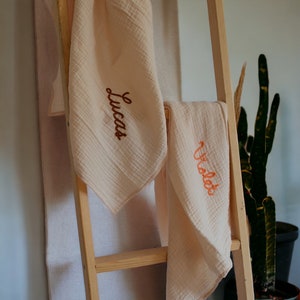 Personalized Hand Embroidered Baby Swaddle - Muslin Baby Blanket with Name - Gift for Baby - Baby Name Blanket
