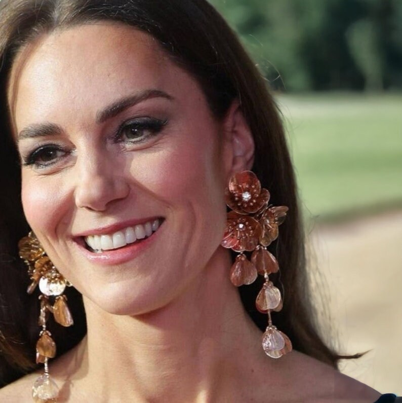 Kate Middleton paid subtle tribute to The Queen as coffin arrived at  Buckingham Palace  Birmingham Live