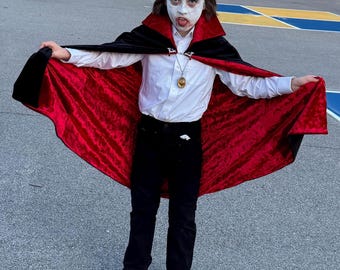 Sewroro Vampir Umhang 140 Cm – Reversibler Cosplay-Cloak In Schwarz/Rot, Für Halloween & Kostümparty