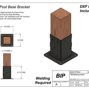 Puede incluir: Un soporte de base de poste de 4x4 de metal negro con una base cuadrada de 15,2 cm y un poste de 8,9 cm de alto. El soporte está diseñado para una fácil instalación e incluye cortes de alivio para doblar. El soporte está dimensionado para herrajes de 6,35 mm y anclajes de 9,5 mm. El material es una placa de acero de 3 mm de espesor. La imagen incluye el texto "¡Archivos DXF incluidos!" y "Soldadura requerida".