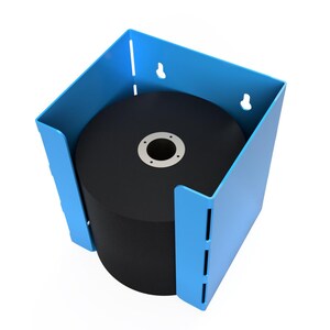 Pode incluir: Uma caixa de armazenamento azul de pl&aacute;stico para CD/DVD contendo uma pilha de discos pretos. A caixa tem formato retangular com uma abertura ampla e orif&iacute;cios de montagem. Os discos t&ecirc;m um centro prateado.