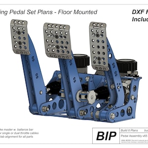 Op de afbeelding: Blauwe metalen racepedaalset-plannen voor vloermontage. De plannen omvatten een dubbele rembekrachtiger met een balansstang en een opstelling voor enkele of dubbele gaskabels. De plannen zijn voor de pedaalassemblage v65 en bevatten DXF-bestanden.  Build It Plans builditplans.ca