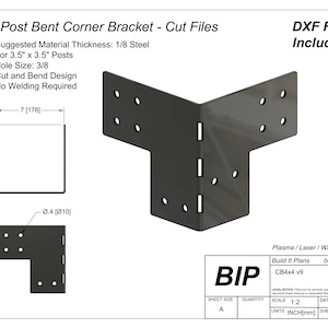 Puede incluir: Un soporte de esquina de metal negro para un poste de 4x4, con diseño cortado y doblado. El soporte mide 17,8 cm por 17,8 cm y tiene un tamaño de agujero de 9,5 mm. El soporte está diseñado para postes de 8,9 cm por 8,9 cm. Los archivos DXF están incluidos. Build It Plans CB4x4 v9.