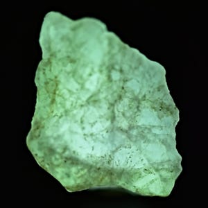 Fluorescent Highyly & Long Lasting Phosphorescent Rough Hackmanite 39 Carat