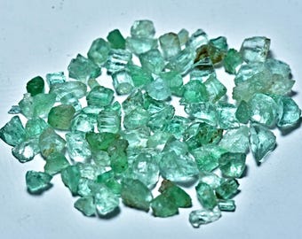 【アフガニスタン/パンジシール産】エメラルド原石 アフガニスタン パンジシール産天然エメラルド原石 10 カラット - Etsy