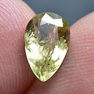 Naturlig transparent fasetterad dravit turmalin ädelsten 0,90 karat