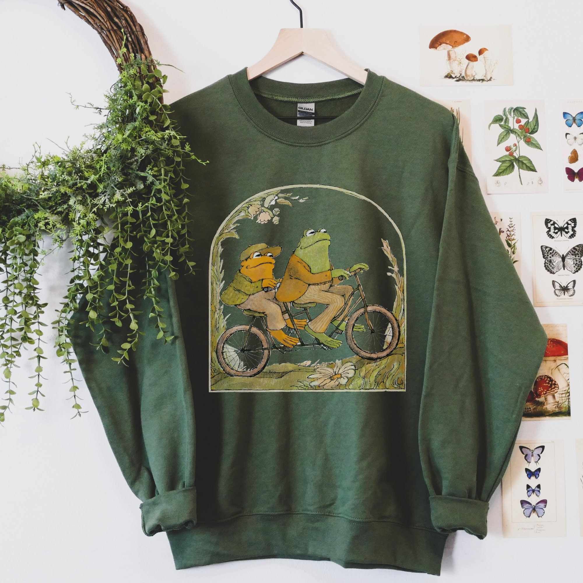 Discover Frog And Toad Crewneck Sweatshirt, Vintage Classic Book Sweatshirt, Cottagecore Aesthetic