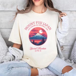 Comfort Colors Mount Fuji TShirt, Vintage Japan Tee, Mt Fuji Shirt, Japanese Culture T-Shirt, Hike Japan Cotton Shirt, Fuji-san, Tokyo Japan