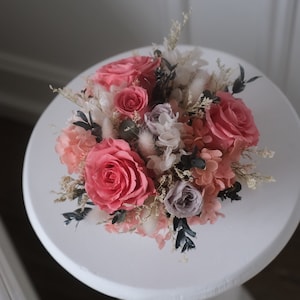 Preserved Flower Bouquet: Roses & Stabilized Greenery in Concrete Vase